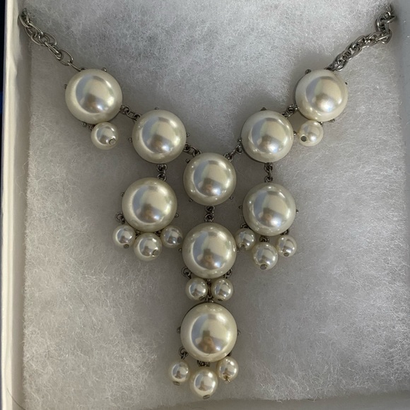 White Pearl Bubble Statement Necklace - Picture 4 of 5